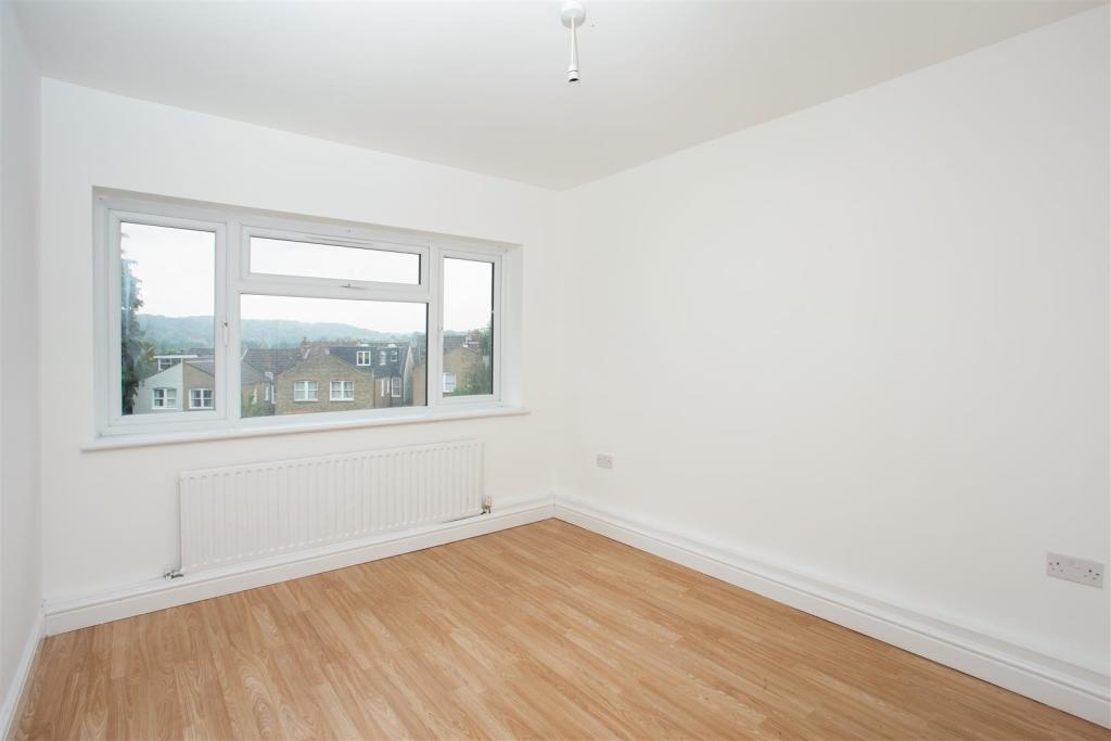 10 Haling Grove, South Croydon London (11).jpg