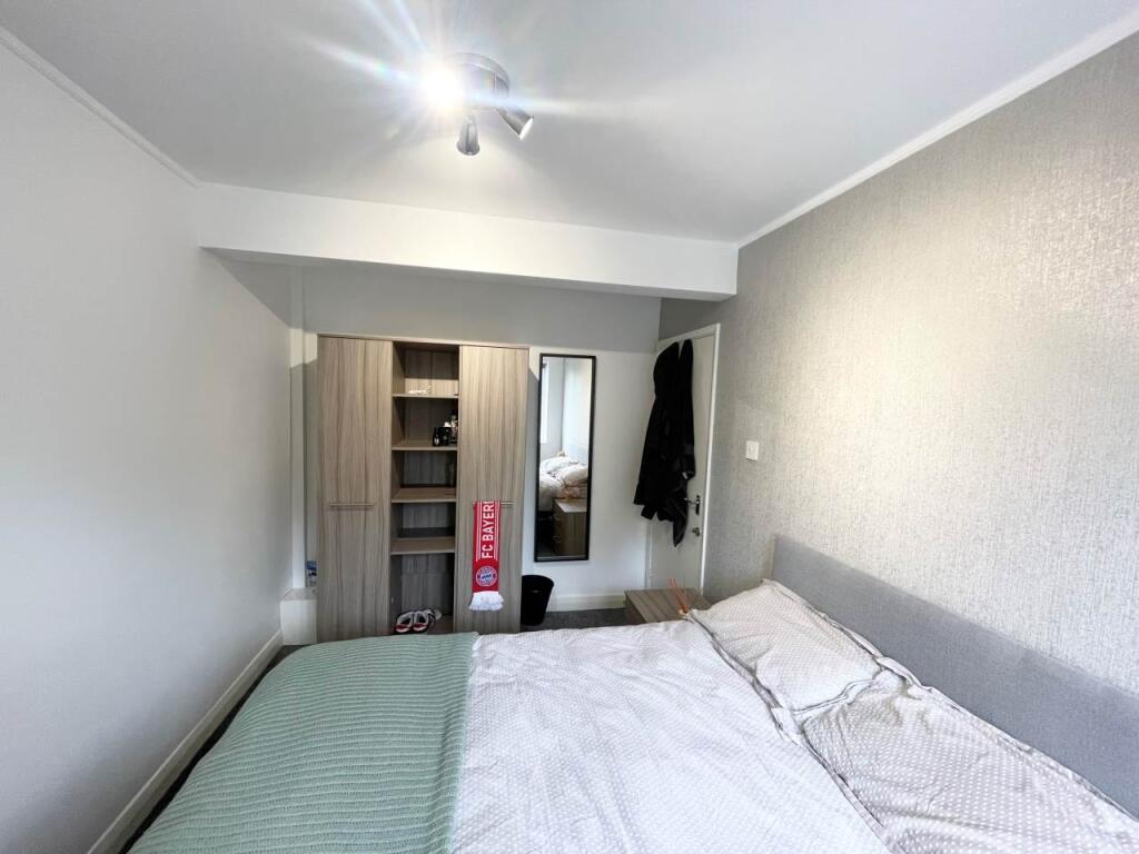 Room 2 (3)