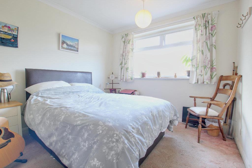 BEDROOM 1 (FRONT)