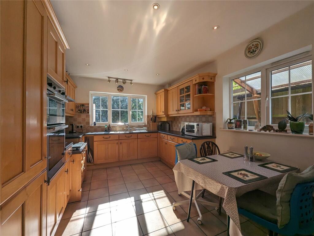 Kitchen/Breakfast Rm