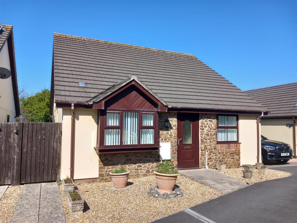 5 Pebble Close Front.jpg