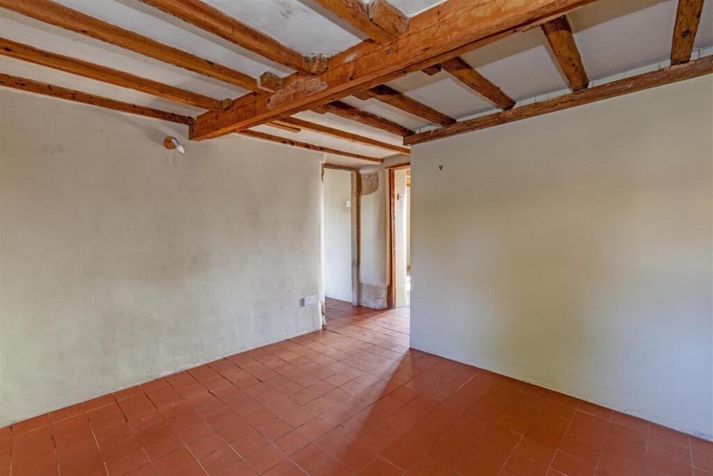 Dining Room-3.jpg