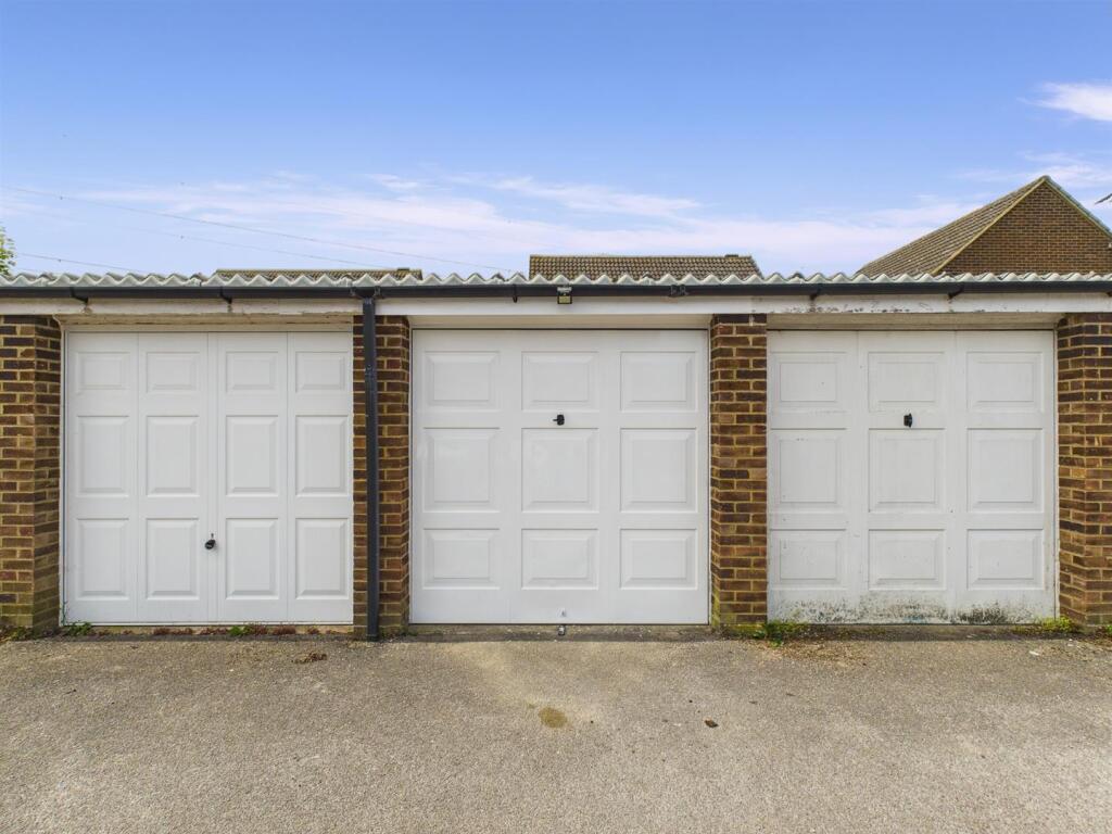 CAM04907G0-PR0189-STILL015.jpg