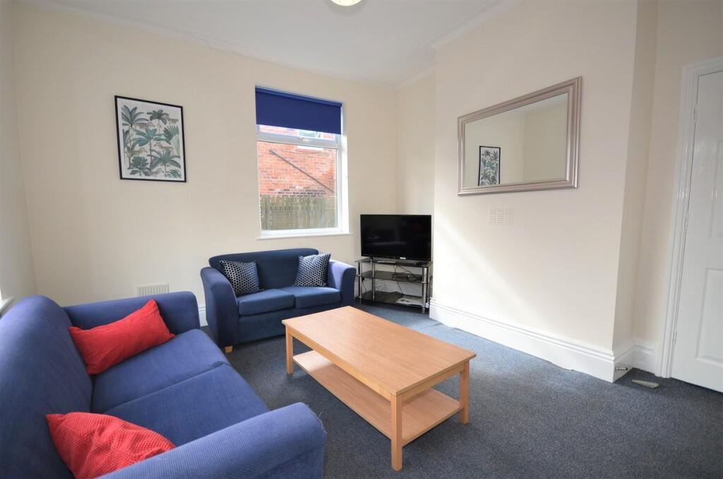 Living Room 1.JPG