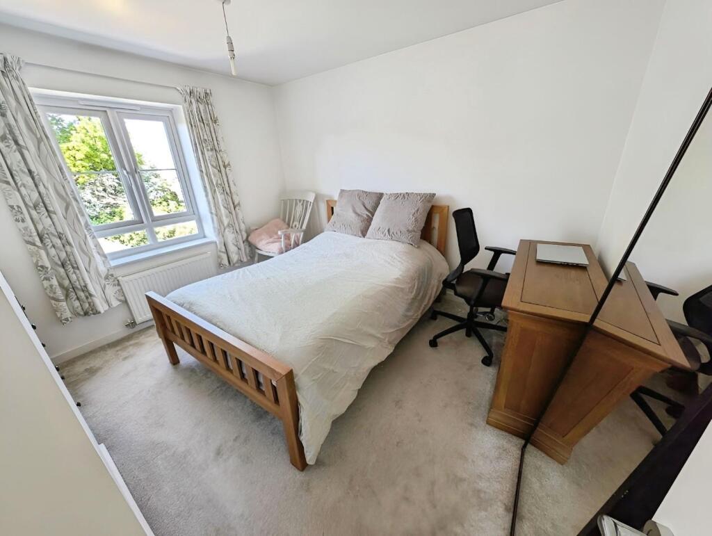 e0ae70fe-bed 202.jpg