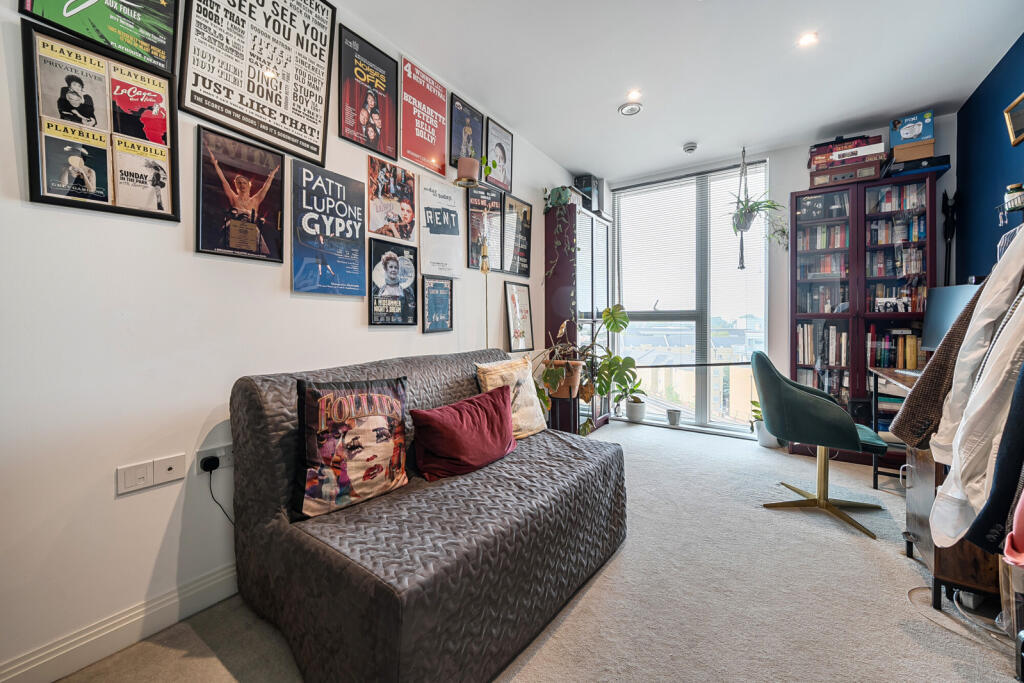 1360946-1-68de61f...