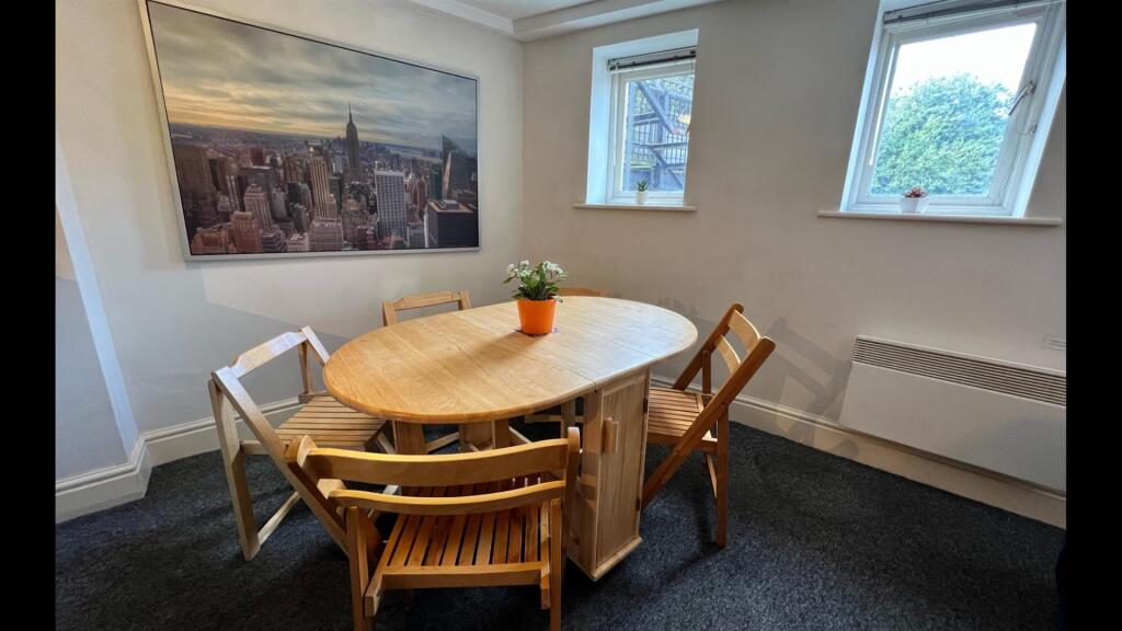 Kitchen/Diner/Lounge