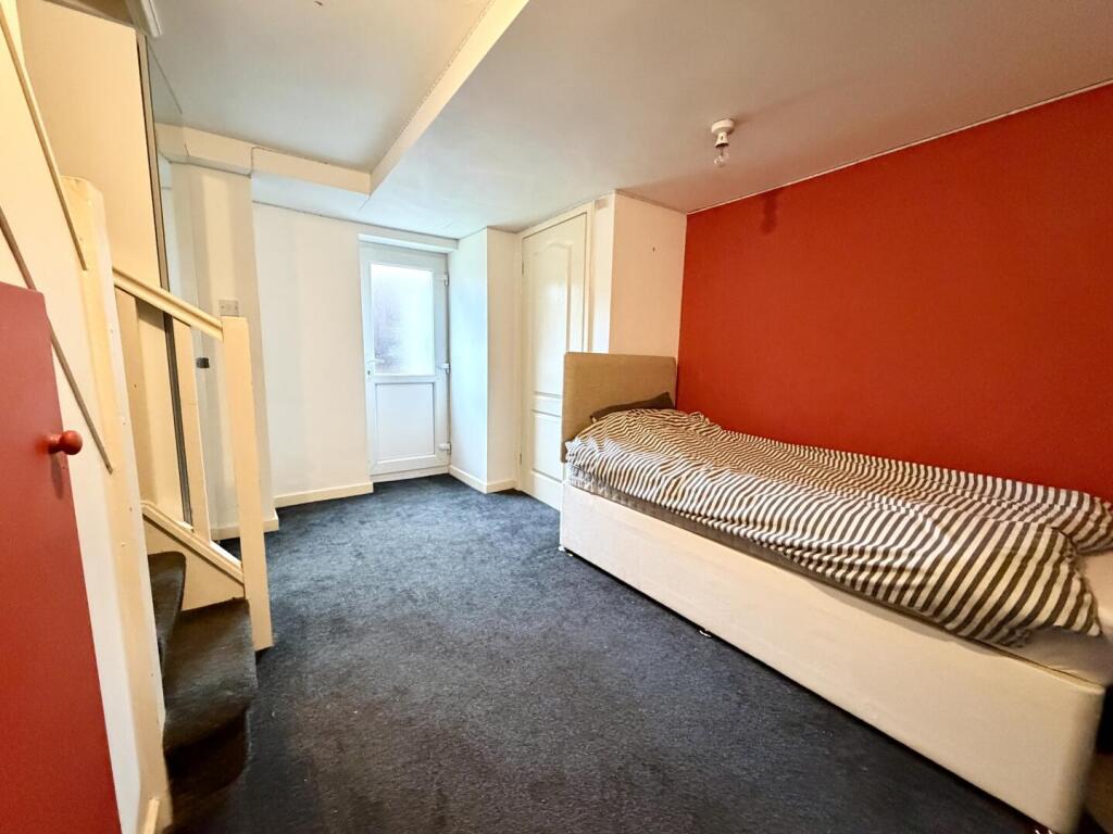 Bedroom/Sitting Room