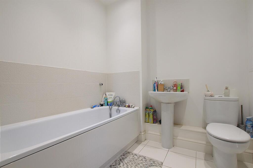 Family Bathroom/ WC