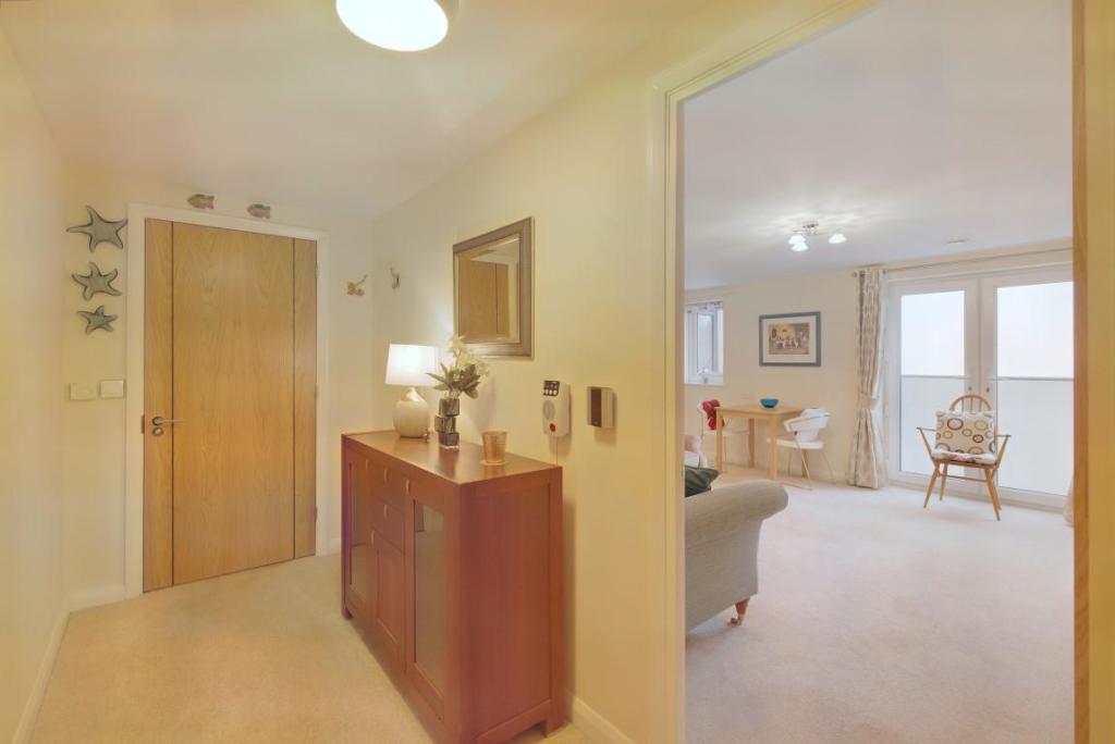 8535934-interior07 (Medium).JPG