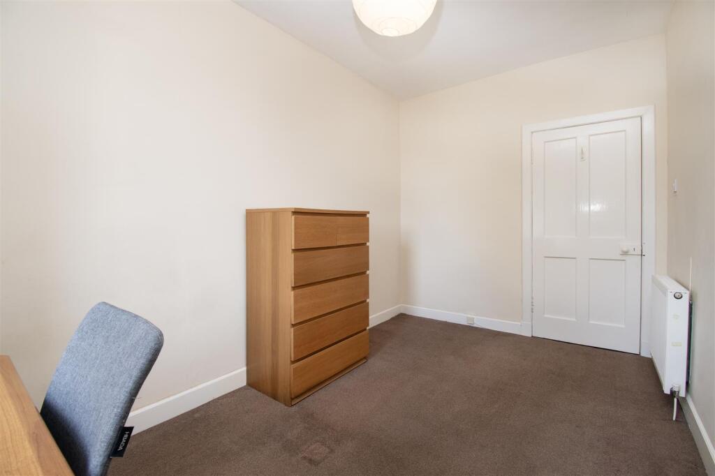 bedroom 2 (2).jpg