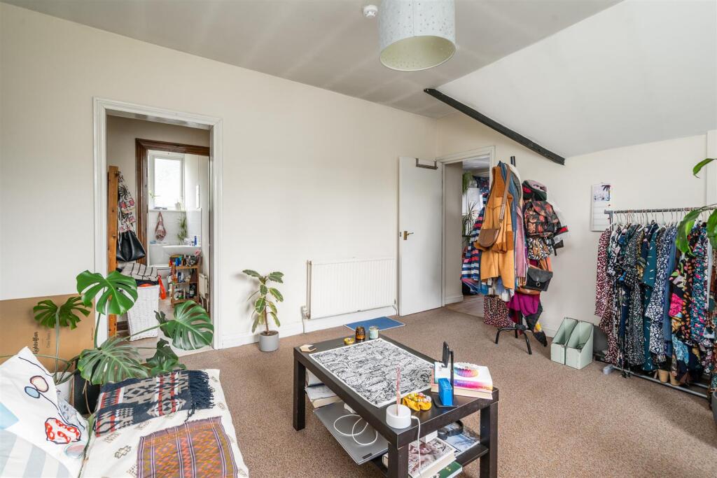 10, 121 Sandford Road_6.jpg