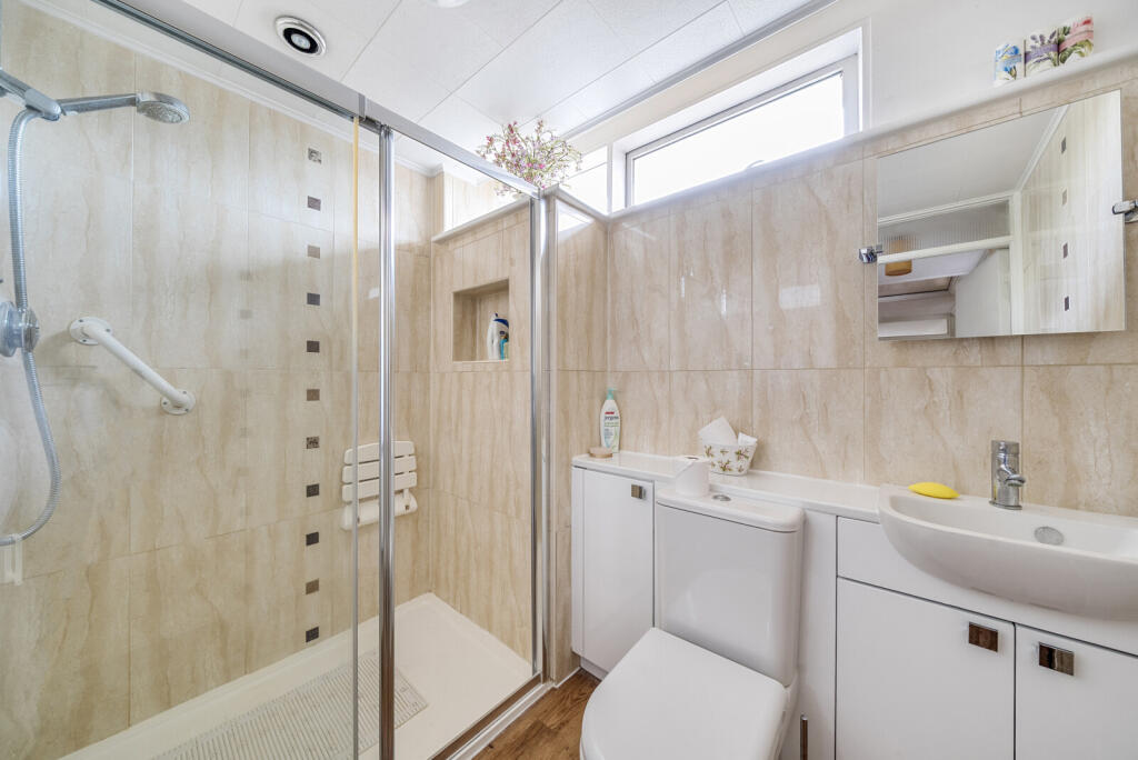 1371998-21-68f8fa...