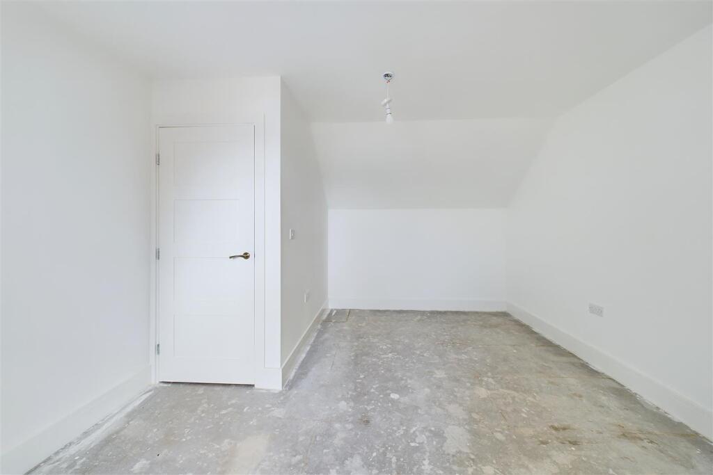 1 and 3, Mulberry Close Abergavenny, NP7 5ES | Fre