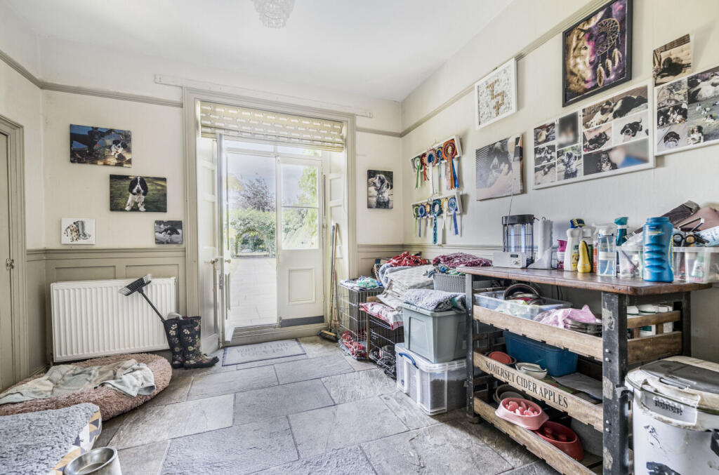 1316560-17-685e83...