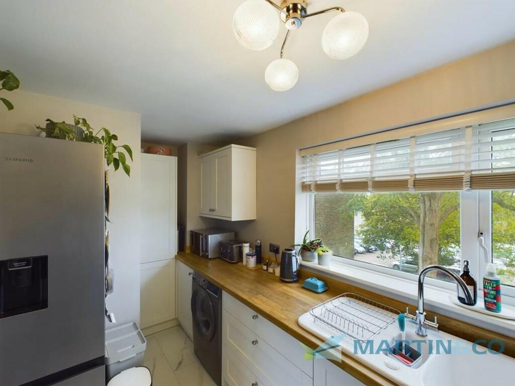 CAM02145G0-PR0035...