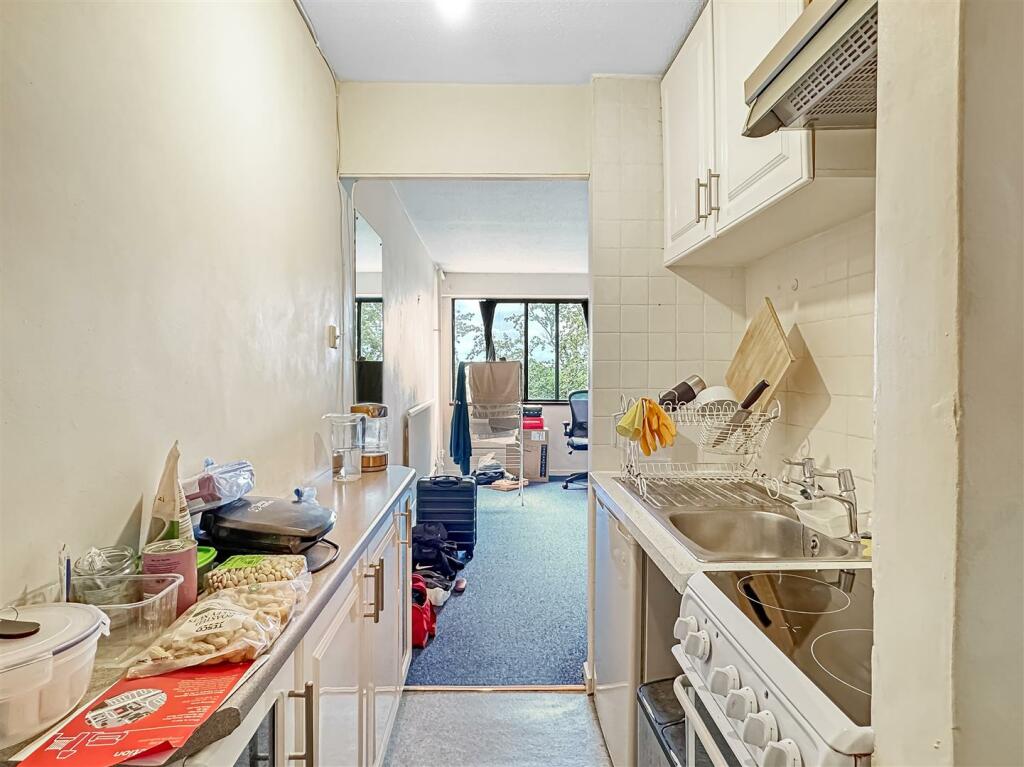 kitchen area.jpg