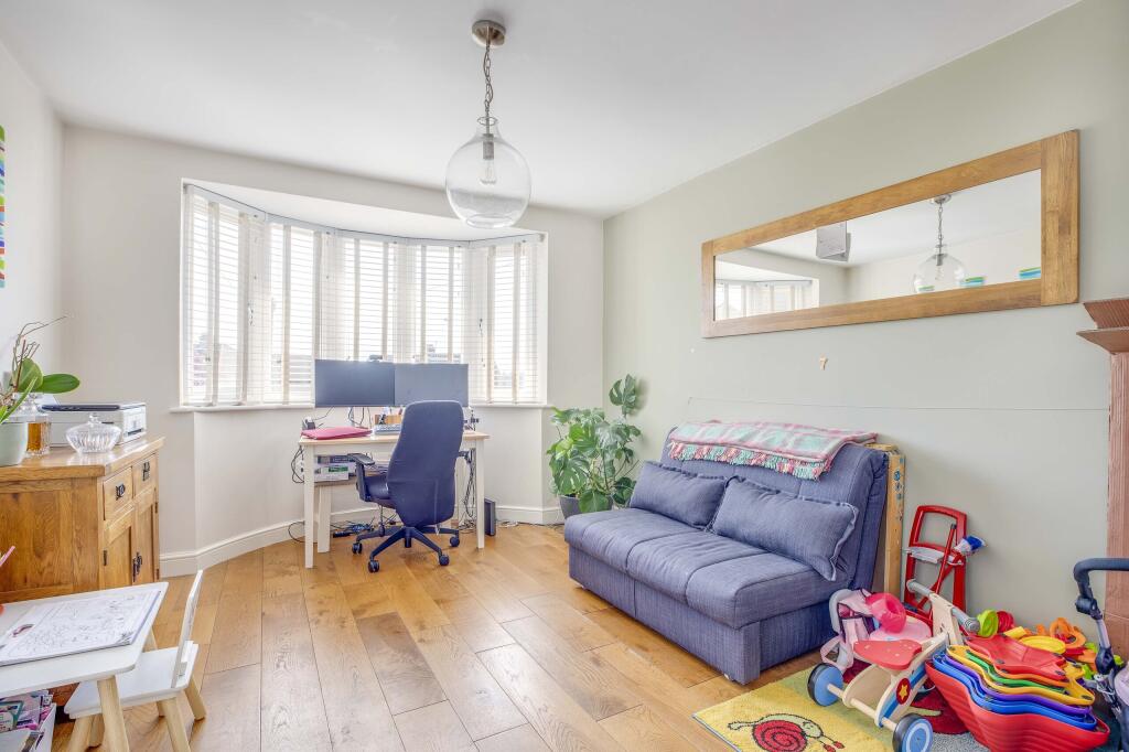 9 Barnhill Close, SL7 3HA (LOW RES)-2