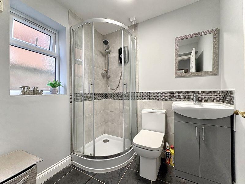 SHOWER ROOM