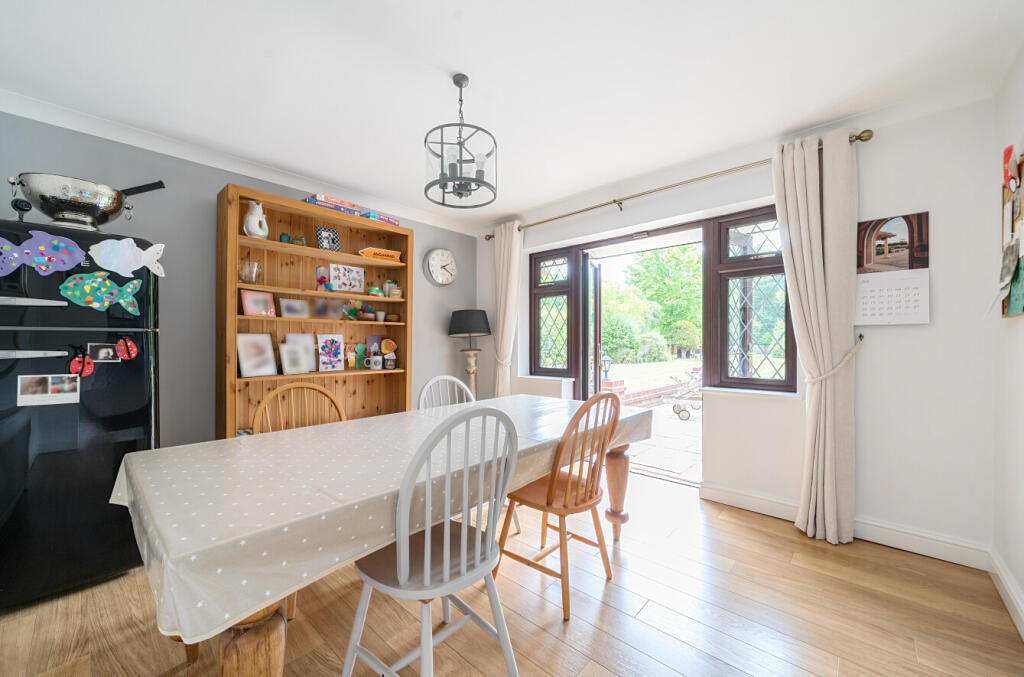 1324761-6-68750b5...