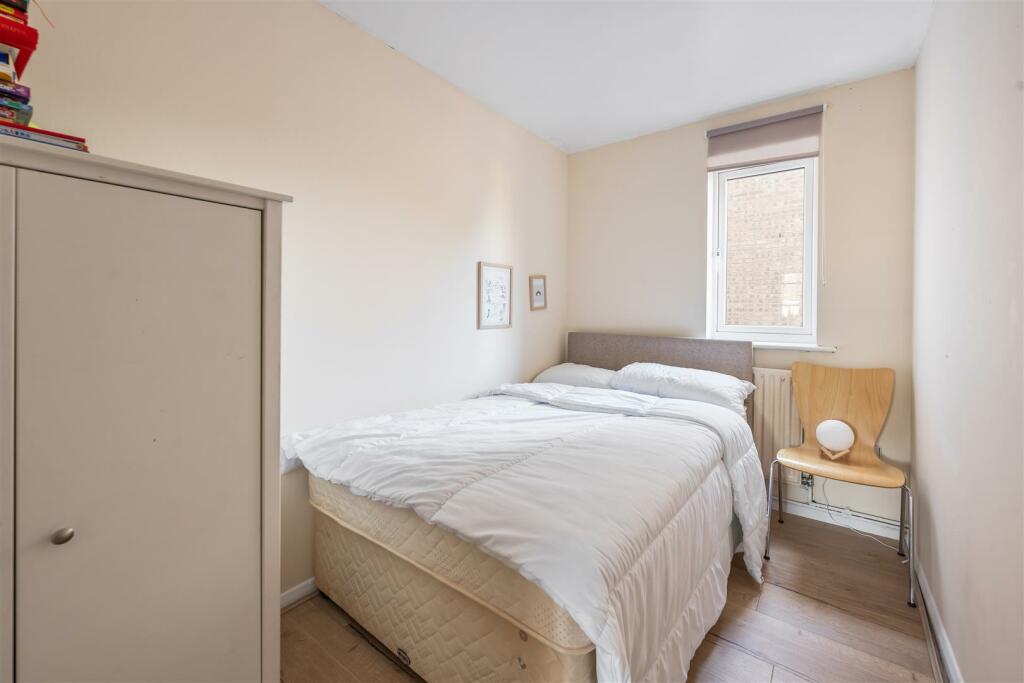 Greenacre Gardens, E17