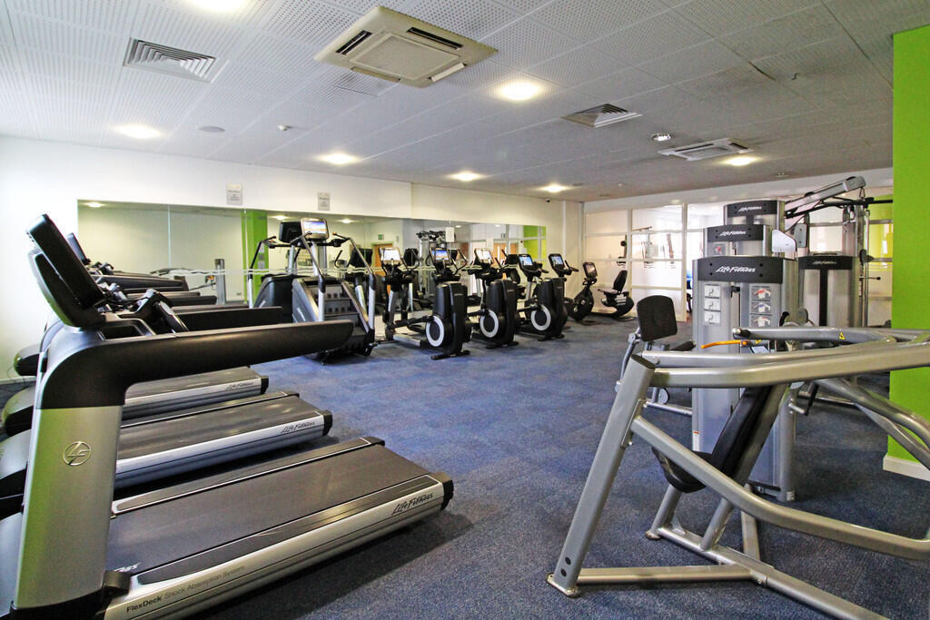 IMG_22052_23_larg...