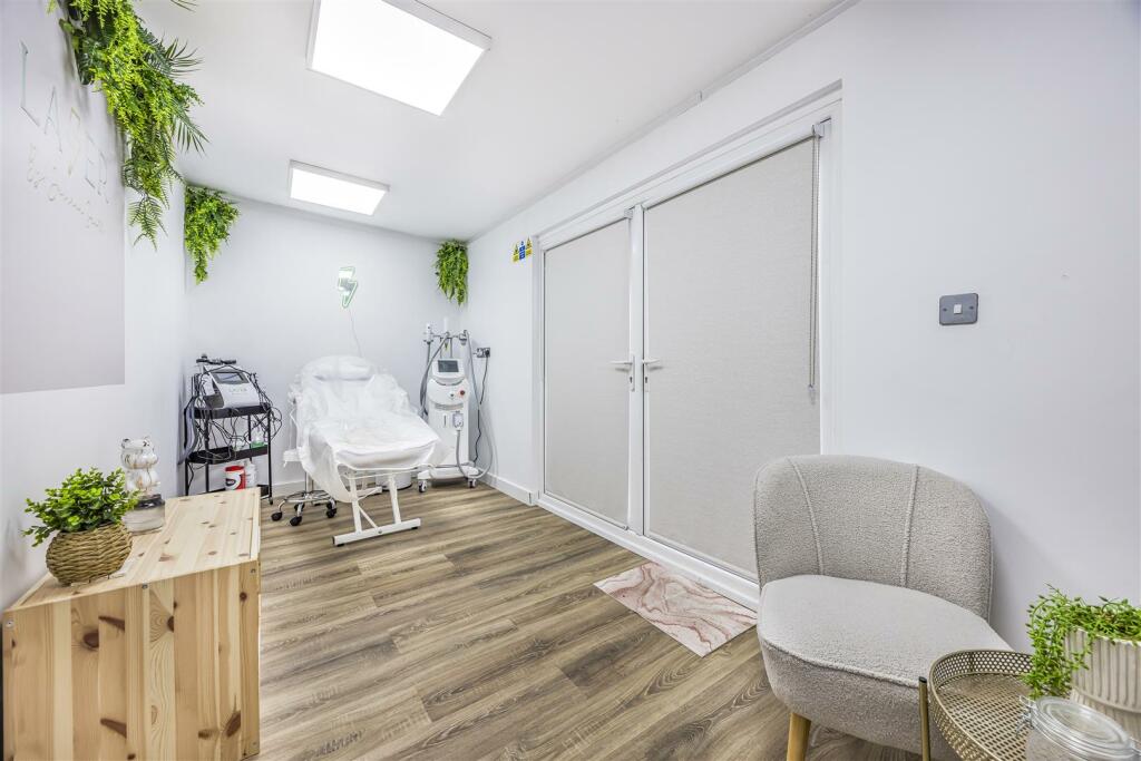 20 Cedar Grove, Baffins-PorticoMarketing-SarahOliv