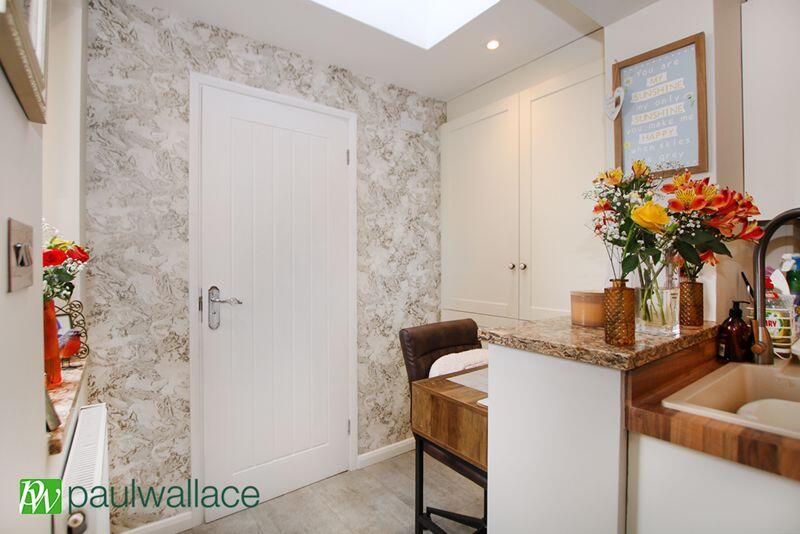 Kitchen Breakfast Bar