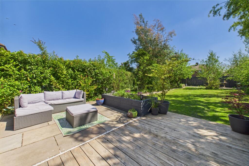 CAM03162G0-PR0260-STILL023