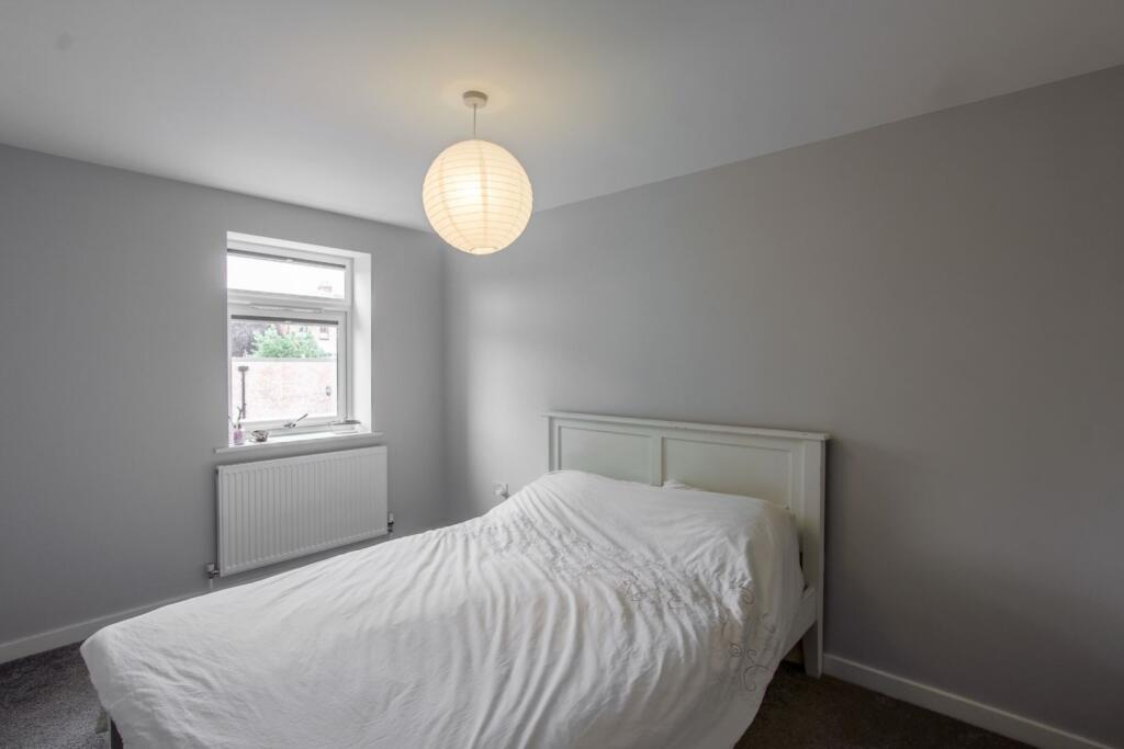 09-bedroom-1