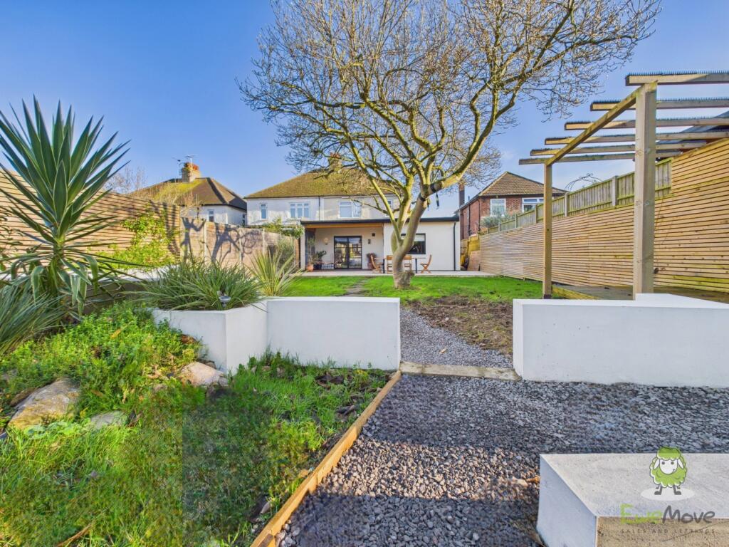 CAM01543G0-PR0167-STILL019