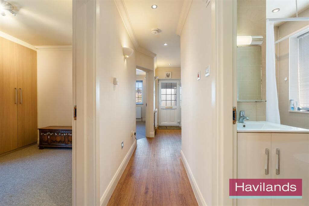 Oakwood Crescent-9.jpg