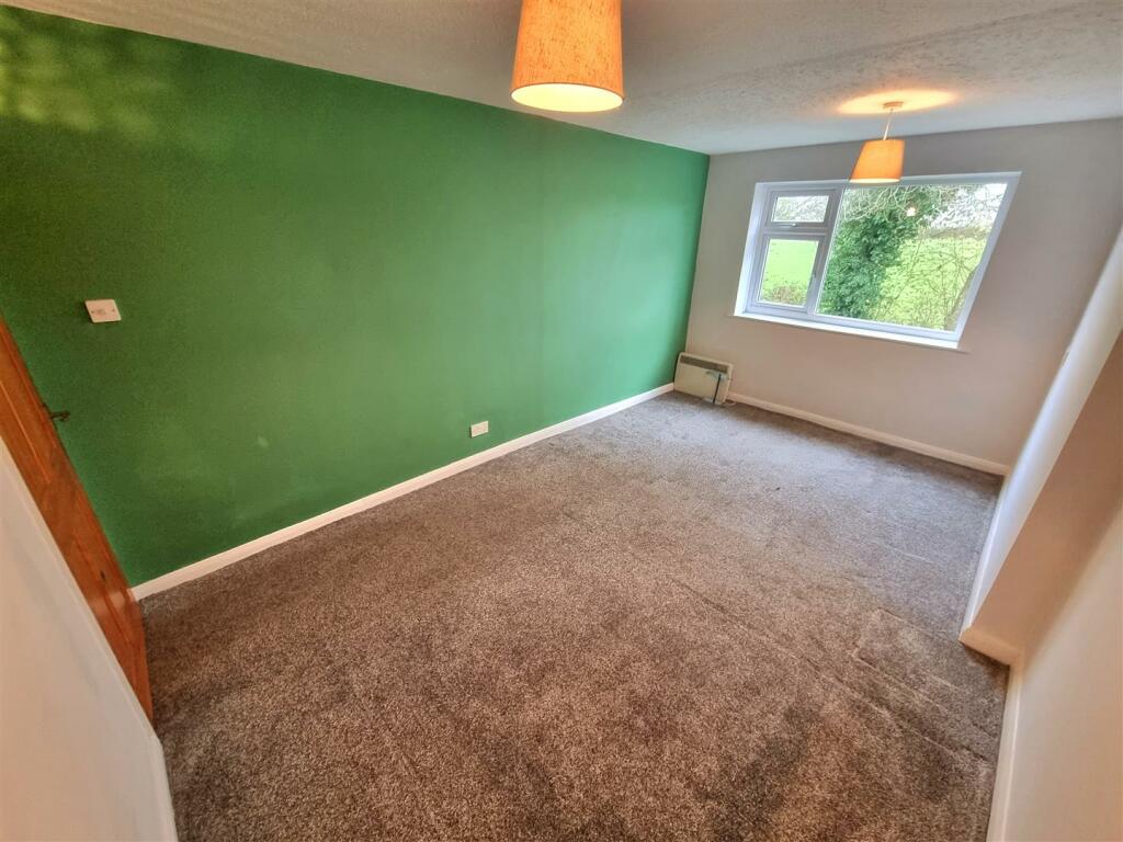 Bed1.1.jpg