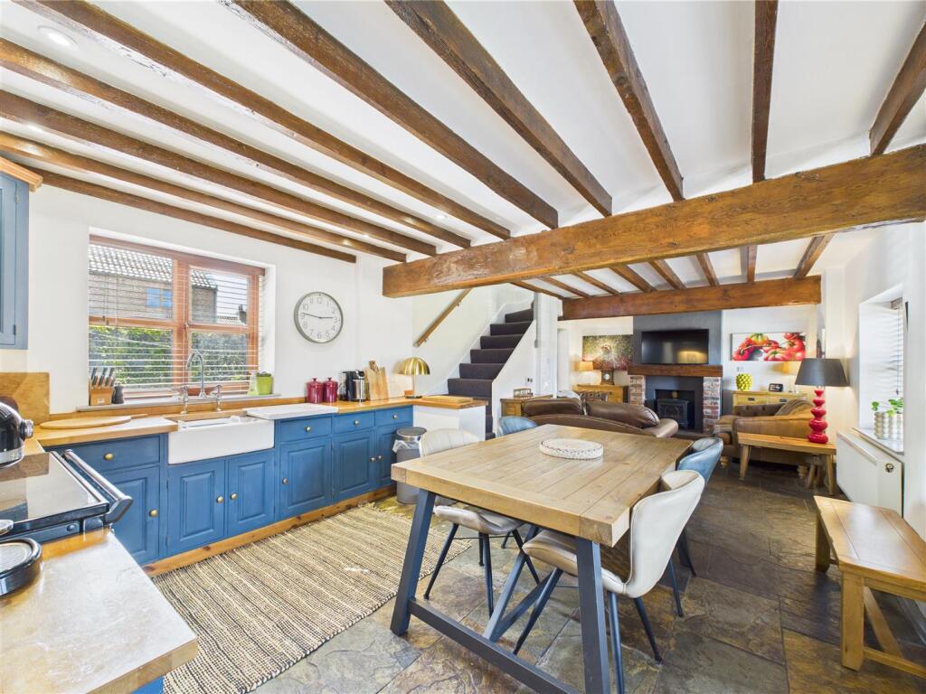 KITCHEN/ DINER