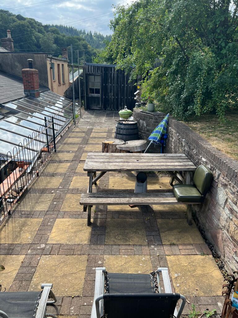 photo taken by the vendor