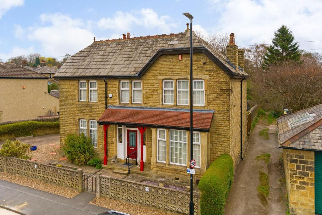 89743_1-Oxford-Avenue-Guiseley  (5)_low.jpg