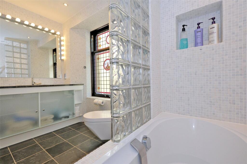 51 Albury Rd