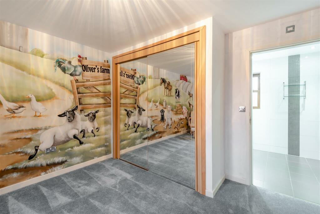 8587690-interior04.jpg