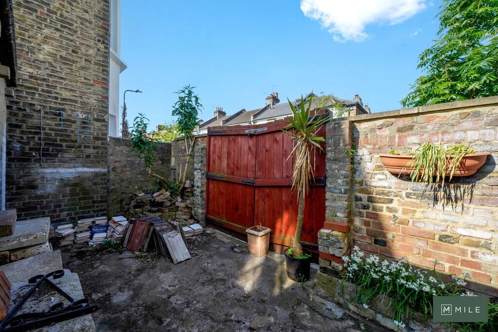 81 Purves Road - ...