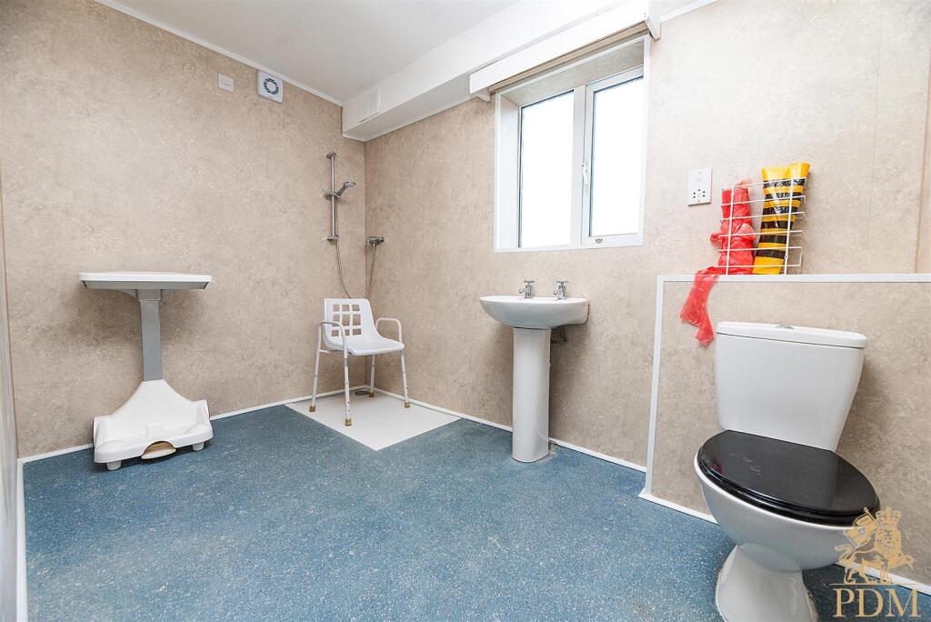 18-20 Devon Drive, Nottingham  (49 of 50).jpg