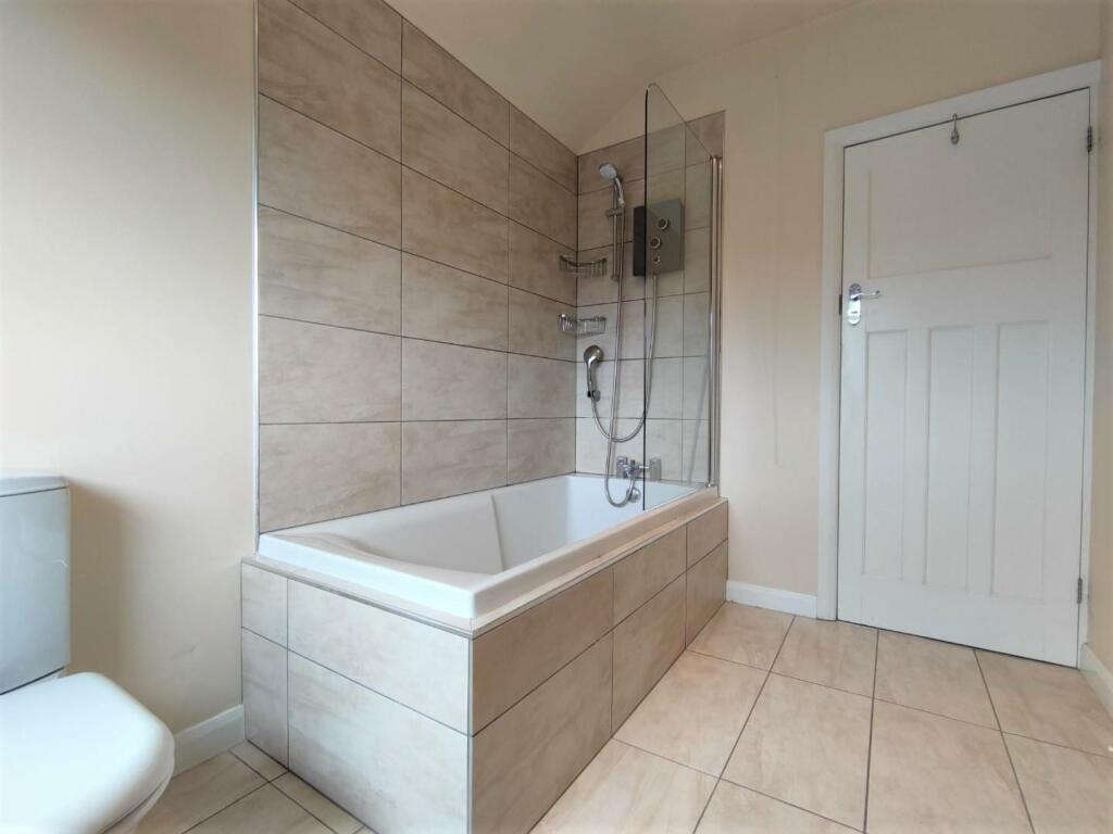 Bathroom Aspect 2