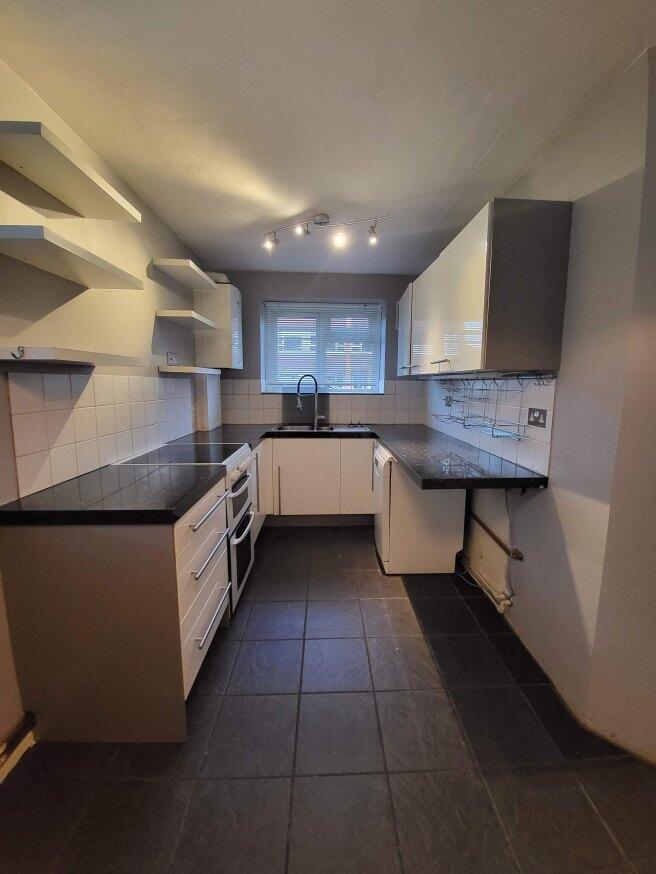 dollis-drive-gu9-9qd-992006