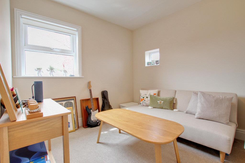 BEDROOM 3 (REAR)