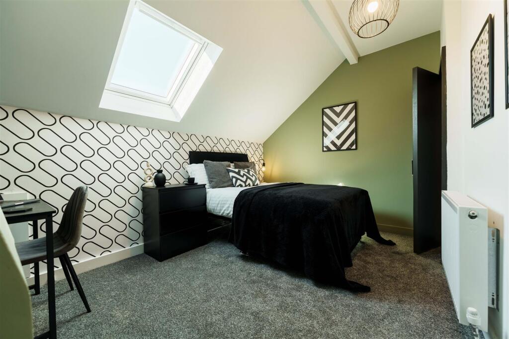 Room 6_top floor 2 .jpg