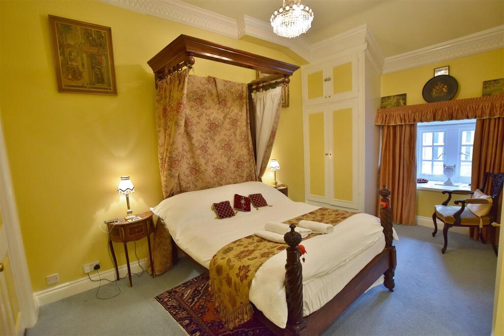 20 Sherborn - Bedroom 1 - 2.jpg