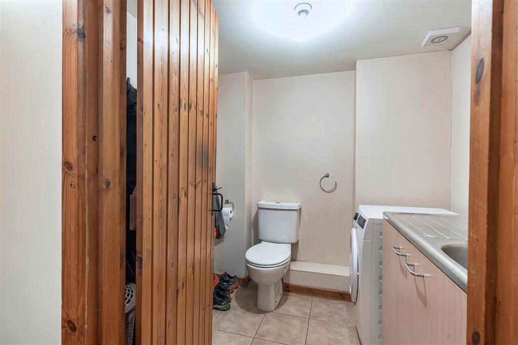 Cloakroom/Utility