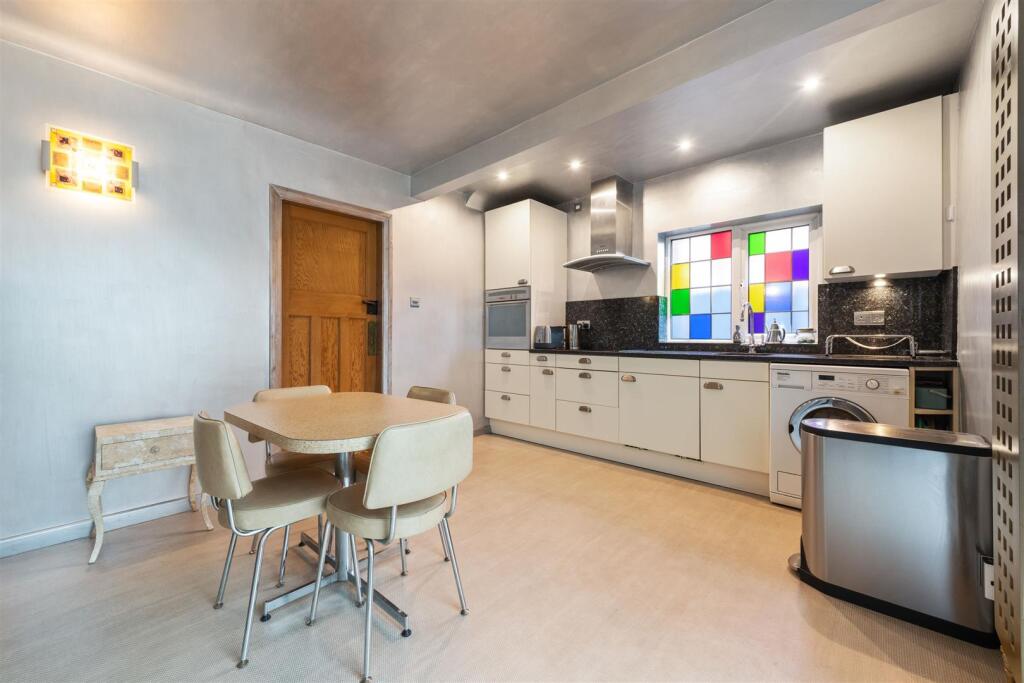 15 Slater Road, Bentley Heath, B93 8AQ_11.jpg