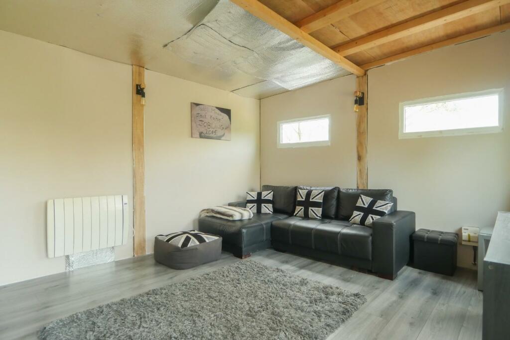 SUMMER HOUSE