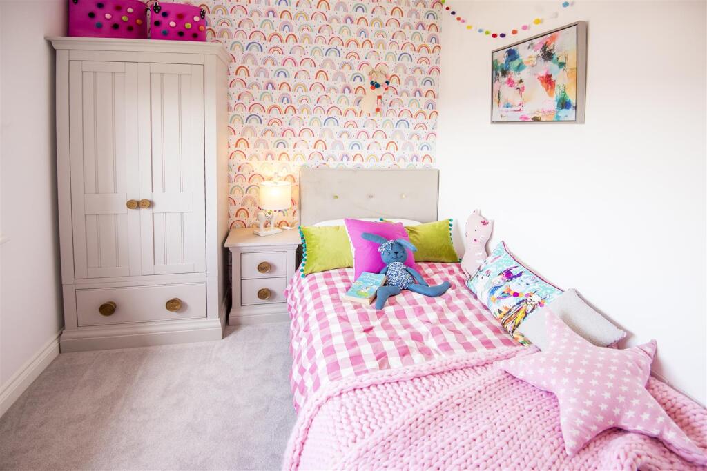 11 - Bed 3.jpg