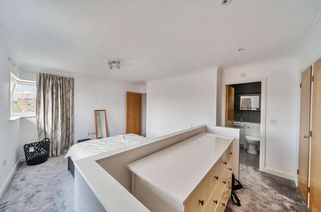 18-681e00faec439-...